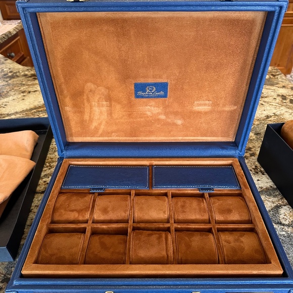 Brand New- Blue- Bosphorus Leather Luxury Watch Case w/ Storage Compartments - Picture 11 of 12